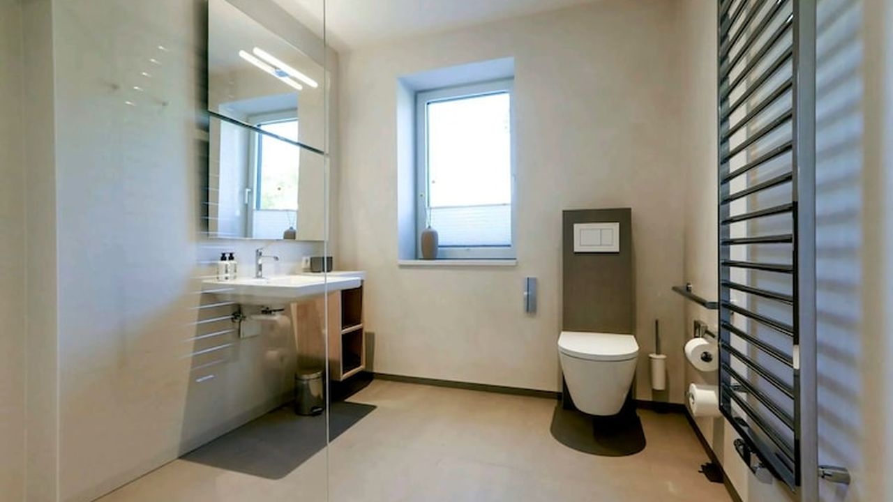 BathRoom BathRoom